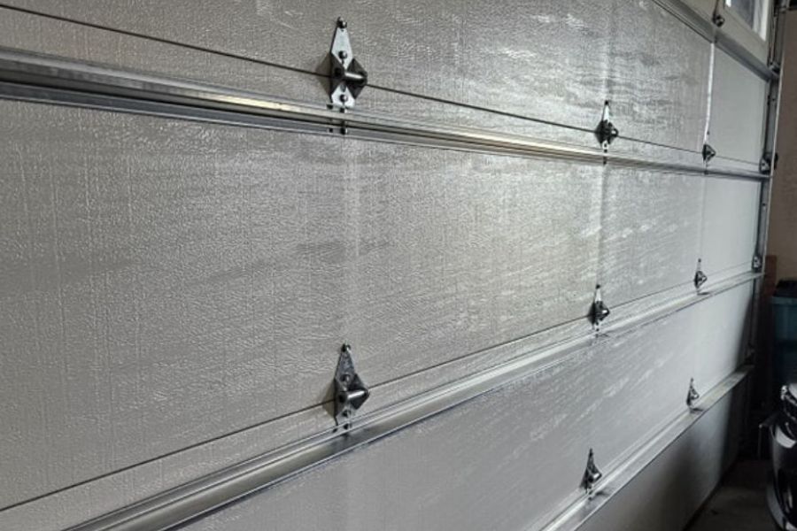 garage door insulation and temperature control