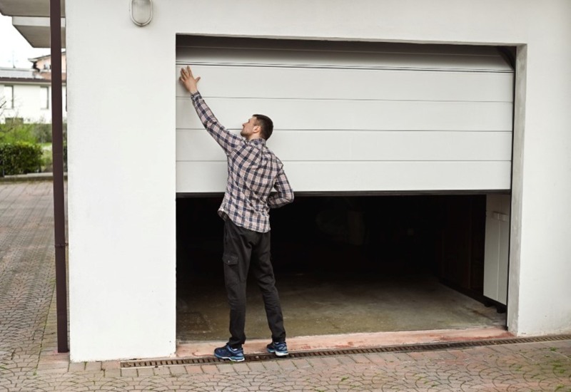 how to inspect wooden garage doors