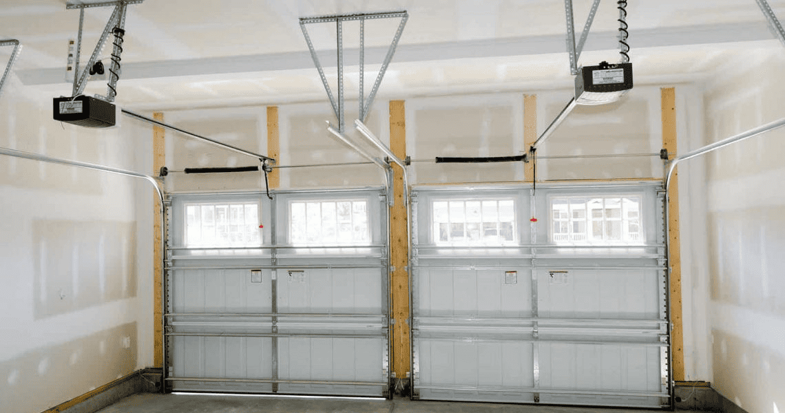 garage door inspection before moving in