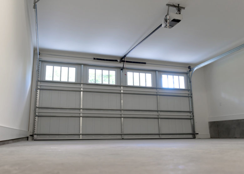 garage door inspection before moving in