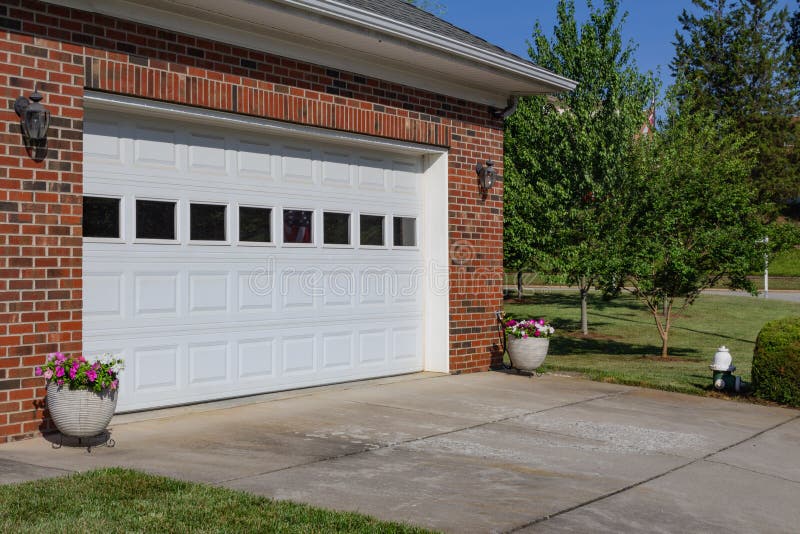 garage door inspection for squeaking sounds