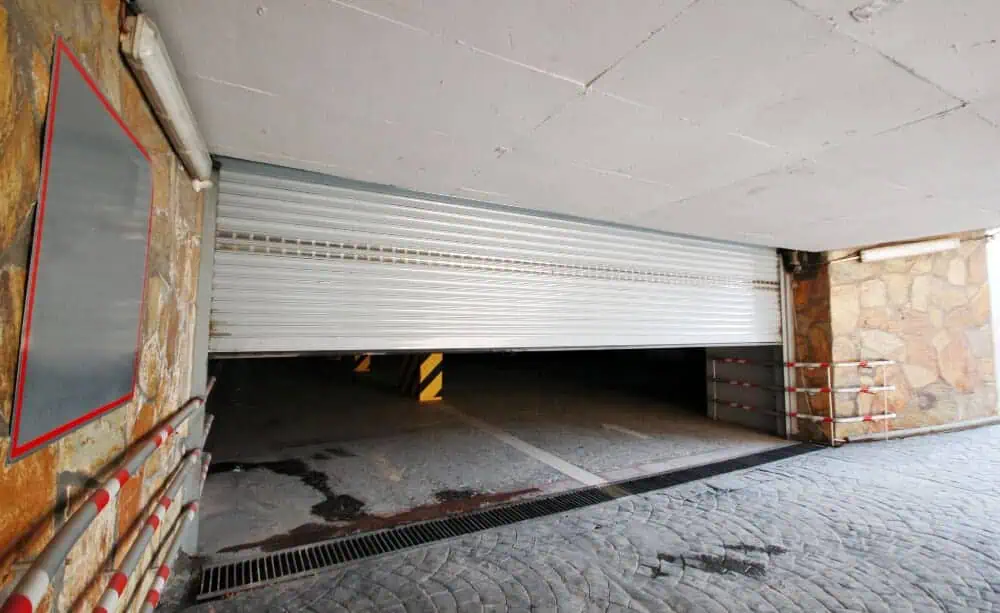 common causes of garage door halfway issue Common Causes of Garage Door Halfway Issue and Solutions