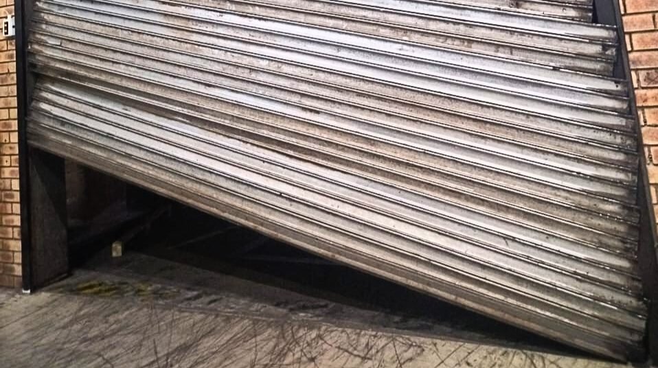 how to identify garage door obstruction How to Identify Garage Door Obstruction and Resolve