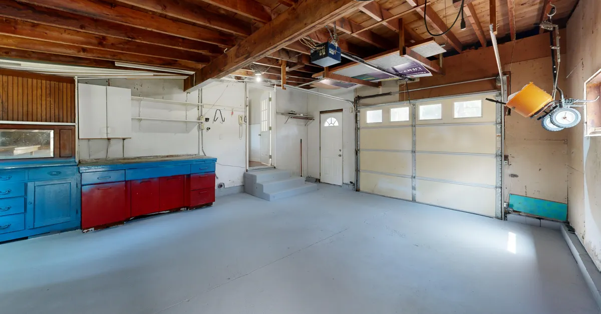 How to Choose the Right Garage Door Tools
