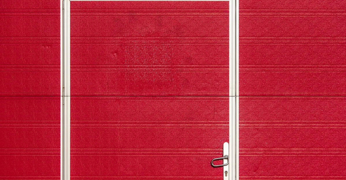 Why Cleaning Is Essential Before Lubricating — how to clean garage door before lubricating